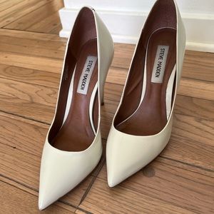 Steve Madden White Pointed Toe Pumps